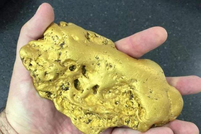 苏联挖到地球9500米,周边全是钻石黄金,为何最后不挖了?