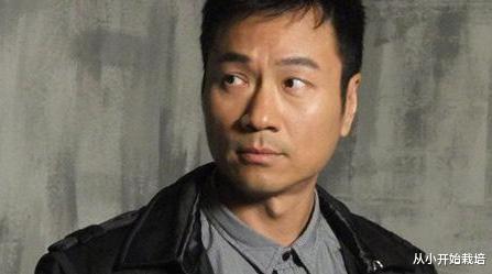 黎耀祥|黎耀祥抛弃相恋11年发妻，转身娶了梁耀莲，坦言：感情中没有对错