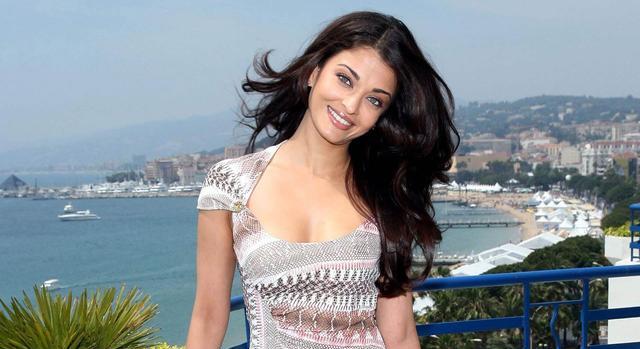 奥黛丽·赫本|全球公认“最标致”的5大女星，中国唯有她上榜，原来是熟悉的她