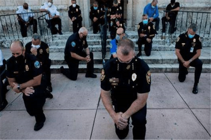 美国■报应来了，黑人暴乱“后遗症”出现！多国拒绝黑人入境！