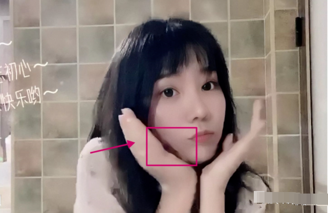 一条小团团|斗鱼一姐小团团露脸直播，颜值、体重双双翻车，这是第二个乔碧萝？