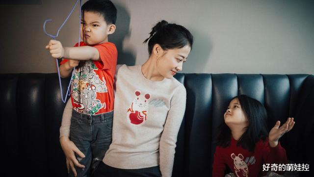 |有种“基因”叫梅婷，7岁女儿越长越美，黑眼圈都跟妈妈如出一辙