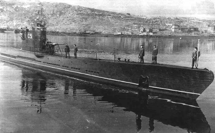 『军事演习』中国潜艇刚冒头，瞬间被战舰切两段，24名官兵当场罹难