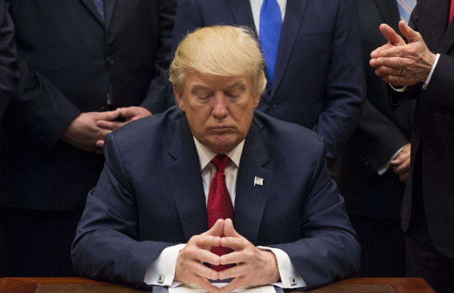 特朗普：特朗普阴谋终于曝光！全美轰动，民众怒斥：这是摧毁国家