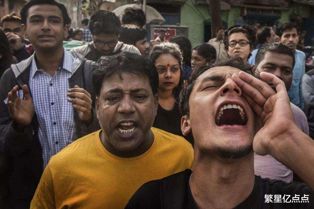 「印度」喂不熟的“白眼狼”！印度“抗华”持续升级，中国：自取灭亡