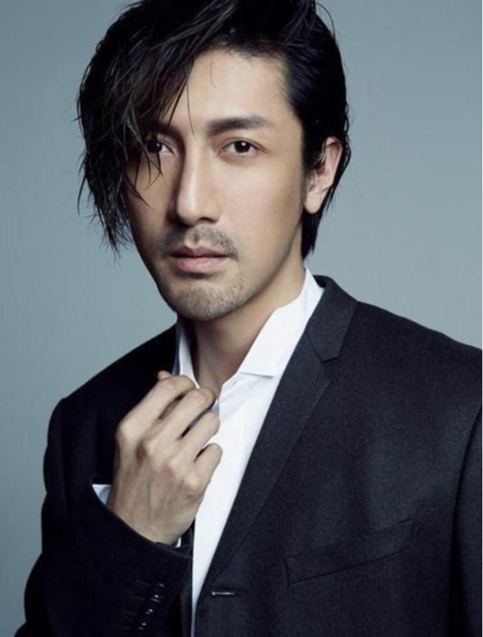 朱亚文|将来可能成为国家级老戏骨六大年轻男演员，朱亚文排第三，第一实至名归