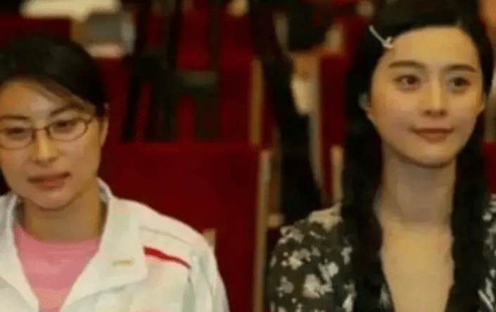 范冰冰|人民大会堂不允许化妆，所明星都被打回原形，看到范冰冰我醉了