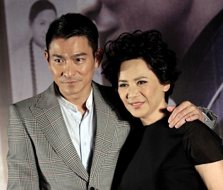 「刘德华」帮刘德华还4千万债务，晚年被子女啃老到破产，如今被华仔宠上天