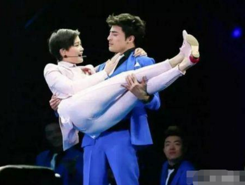 李宇春|李宇春特别想毁掉的旧照,都因当年太年轻,网友:我能笑一年!