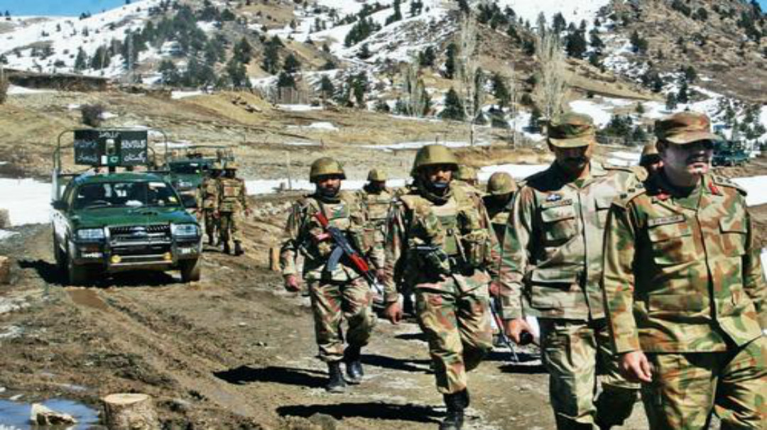 [印度]还敢在边境挑衅？大批红箭-8发射，直接打爆印军坦克……