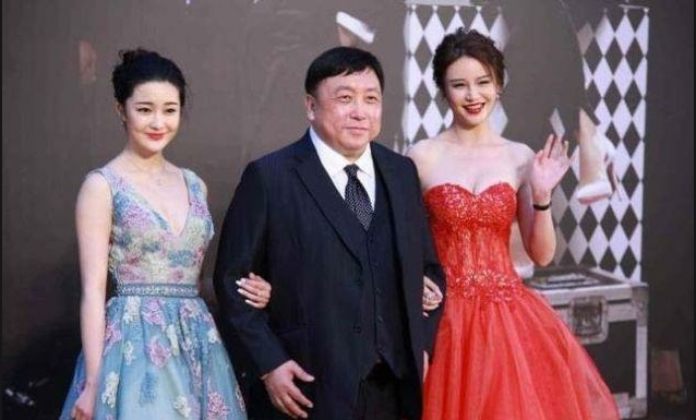 王晶|王晶捧她10年，和周润发合作3次，如今她却只有身材被人记住了