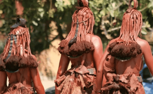 非洲“紅泥部落”太特殊：女人不穿衣，男女相處很隨便-圖4