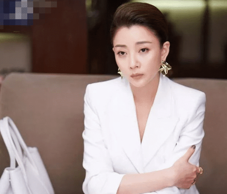 殷桃|她是人人想娶的女星，却始终不结婚不生子，今41岁活成男人梦想！