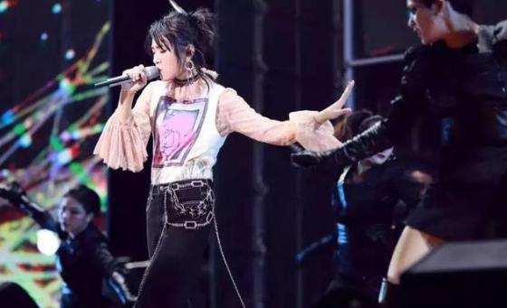 |被封杀已经14年，之后手捧256个大奖，她说：我确实已经过气了