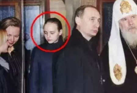 新型冠状病毒的疫苗|普京女儿接种新冠疫苗，颜值胆识皆过人，实力碾压伊万卡！