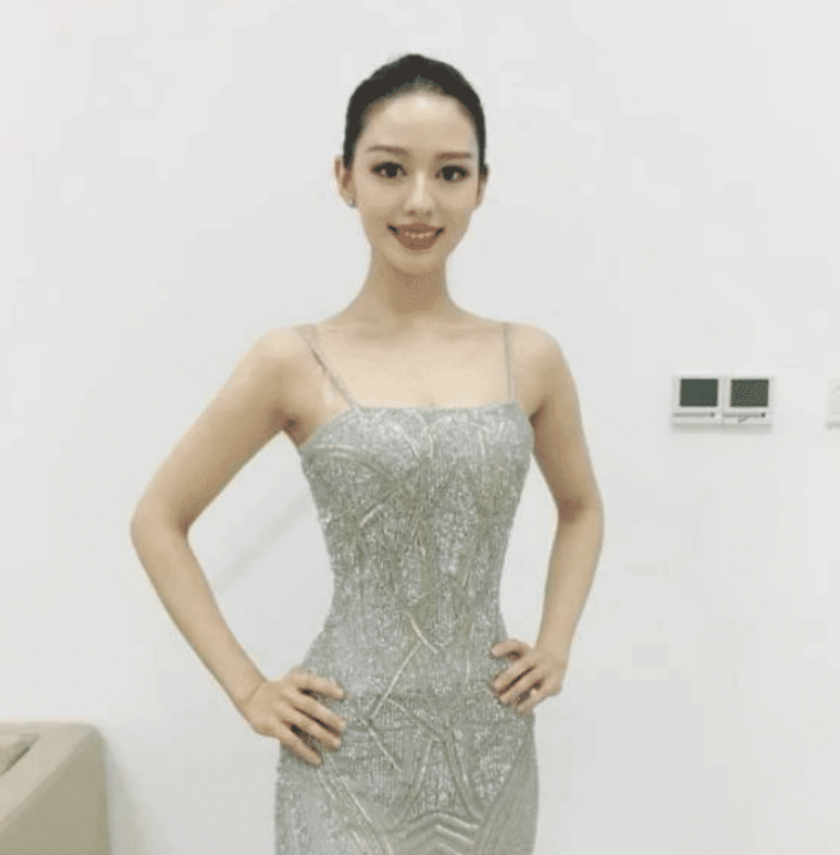 郎朗|郎朗妻子很美？那是你们没见过李云迪女徒弟，狂甩郎朗妻子几条街