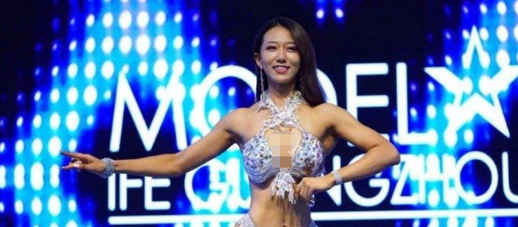 释小龙|曾因太美“迷晕”了释小龙，随后却嫁给黑人生子，如今的颜值“一言难尽”！