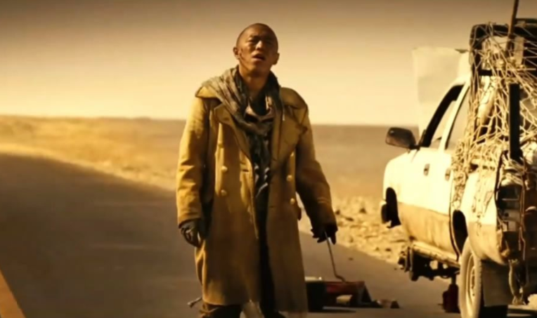 无人区|电影《无人区》里为了一只阿勒泰隼，就损失了那么多人，有这么金贵？