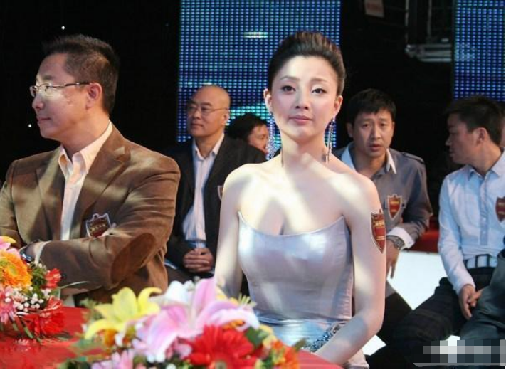 殷桃|殷桃的嘴唇为啥总是破的？本人回应：并不是大家想的那样！