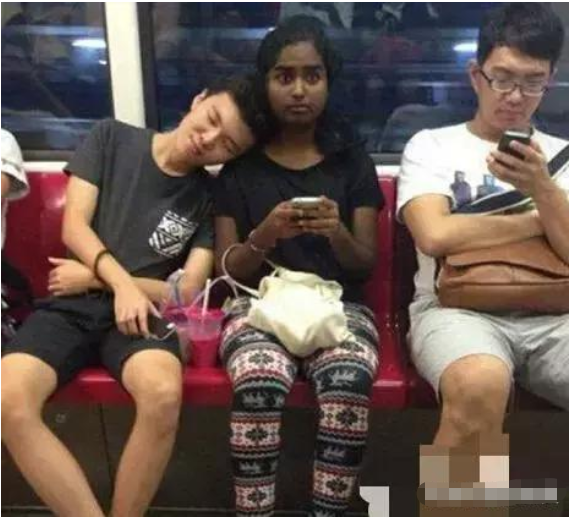 |“大伙儿要是有这样的老婆,还会采外面的野花吗?”哈哈哈哈