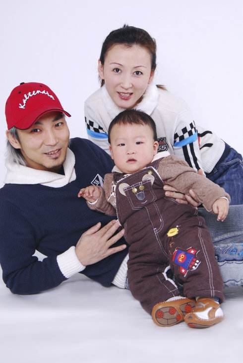 张雨绮|1998年，陈少华被伴舞“刺杀”，下巴脱落缝130针，今卖马桶为生