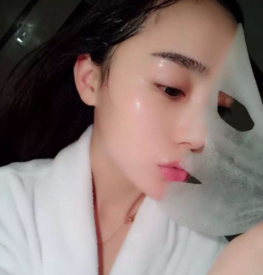 面膜|敷完面膜，脸上多余的“精华”真的要洗？还有人不听劝，难怪烂脸