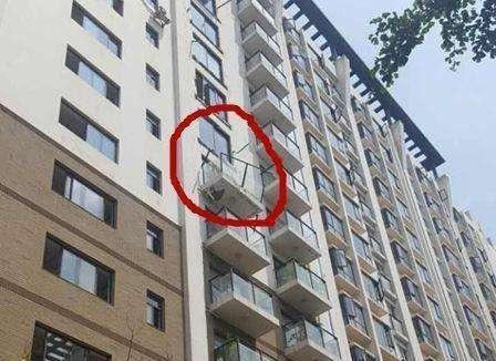 老婆不听劝, 硬把阳台改成卧室, 入住一个月赶紧拆掉