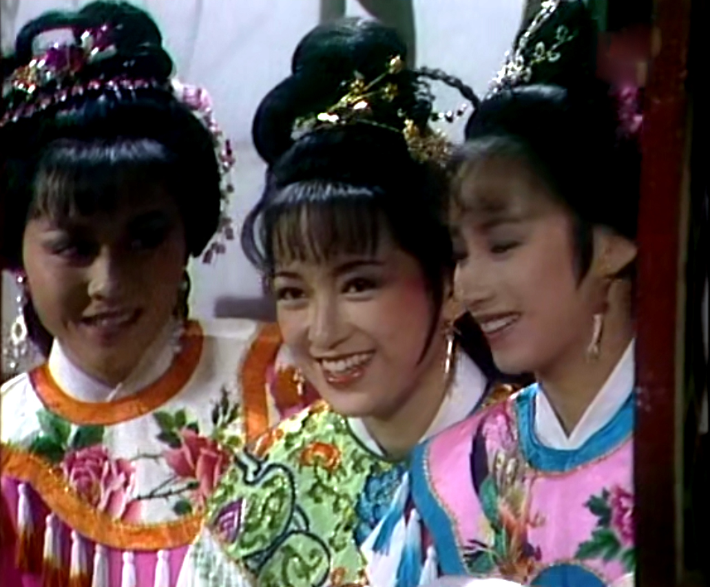 黄日华|这部电视剧大牌明星当龙套使，无线就是想告诉亚视穷得只剩明星了