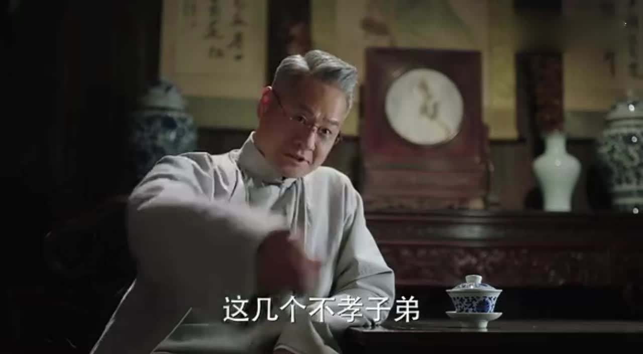 吴京■他红过吴京，抛弃妻女娶小娇妻，如今只能跑龙套