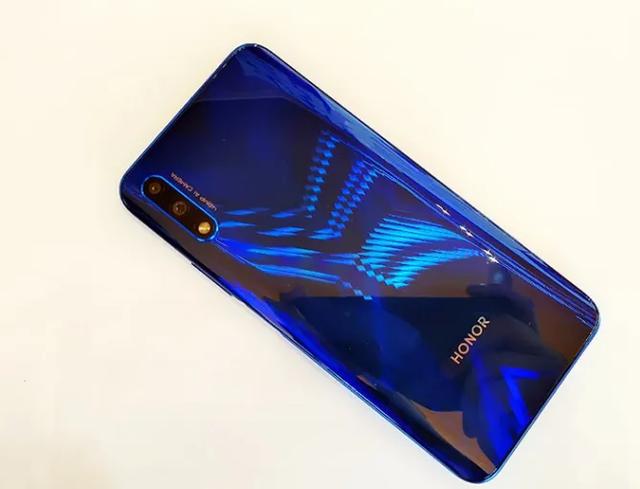 小米科技|目前公认最“烂大街”的三款智能机，你正在使用哪一部？