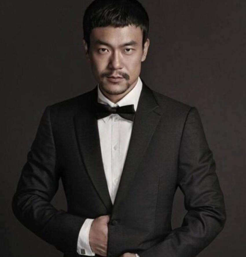 廖凡|许晴跟廖凡地牢戏被删除,当时差点假戏真做,在失控边缘不断探视