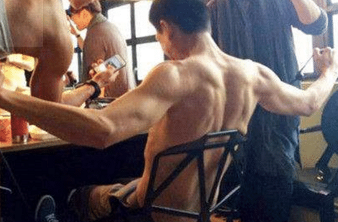 张兆辉|在香港时他事业不温不火，转向内地后却“大红大紫”，如今身价过亿！