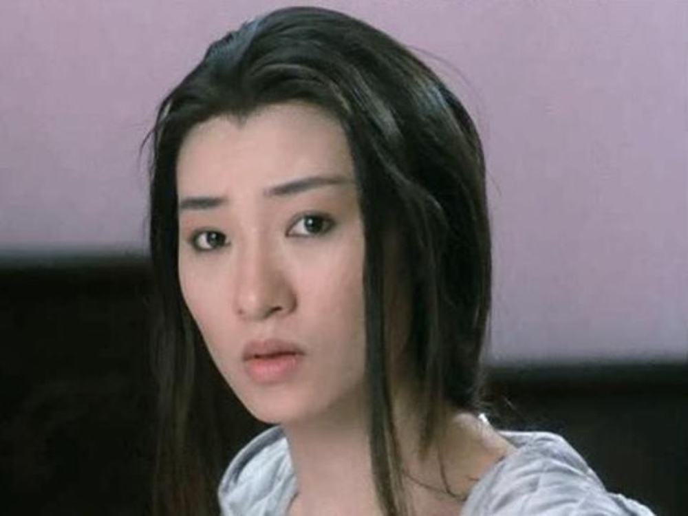 【王小凤】被称为“香港鬼后”的她，因入戏太深，患忧郁症后老公卖掉公司陪她