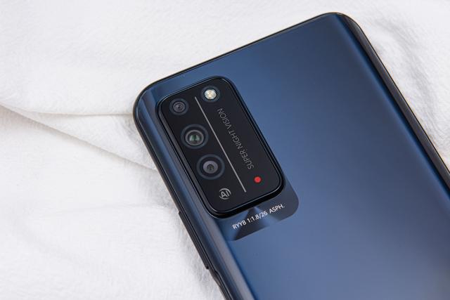 荣耀x10|90Hz屏幕+5G手机不到两千块就能入手！荣耀X10表现究竟如何？