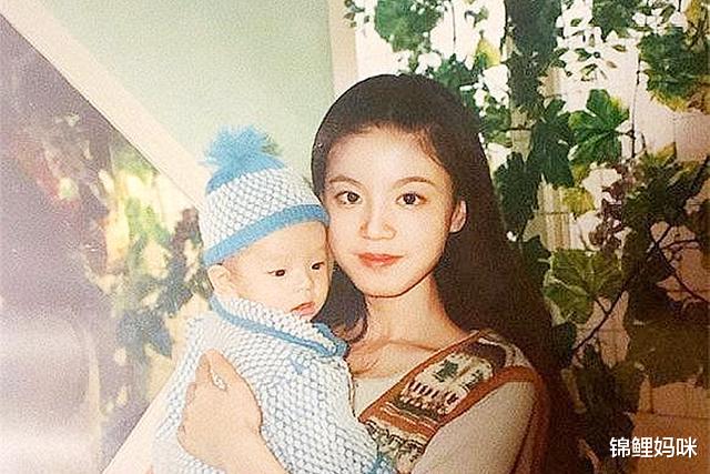 美颜|父母那个没有美颜的年代，颜值能有多高？网友：怀疑自己非亲生！