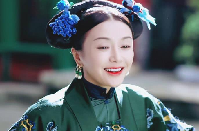 延禧攻略:《延禧攻略》:都是皇后,为何富察皇后头戴绒花,娴妃满头珠宝?