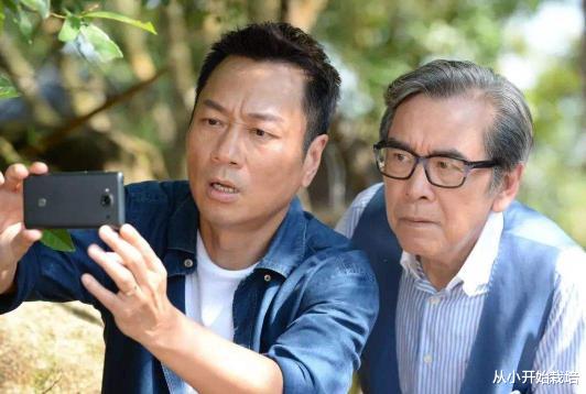 黎耀祥|黎耀祥抛弃相恋11年发妻，转身娶了梁耀莲，坦言：感情中没有对错