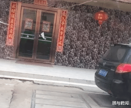 当红女星|足疗店妹纸神似当红女星,被网友重度围观下足疗店关门大吉!