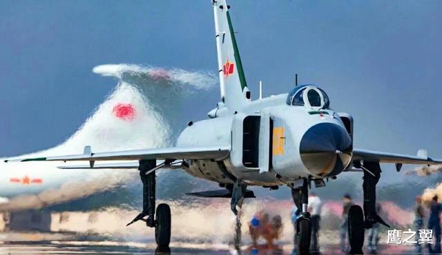 「美军」美军两架B-1B轰炸机突然闯入挑衅,专家:是时候出动歼8了