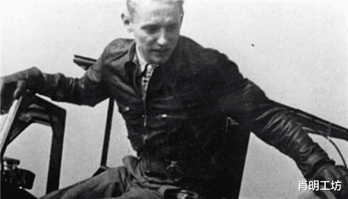 『蟒蛇』蛇究竟能有多长？二战飞行员从空中拍到一条巨蛇，至今无人敢信