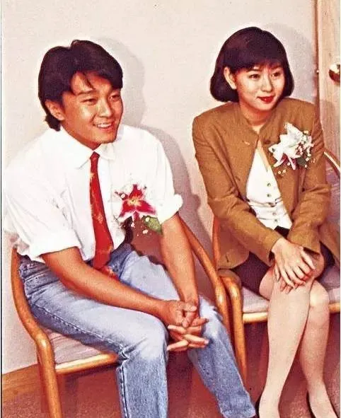 张柏芝|媒体爆料周星驰张柏芝疑似已经结婚了？网友们纷纷表示，难道是真的