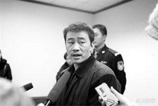 “破烂王”乔保锋:捡废品起家坐拥千万,哄骗3名女子为其生育6子