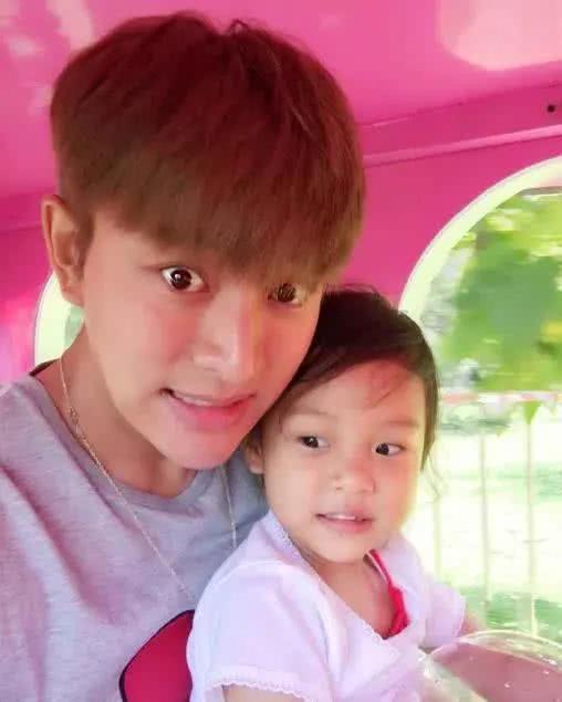 李小璐:李小璐晒母亲节礼物,甜馨亲手绘画超贴心,一处细节仍惦记贾乃亮