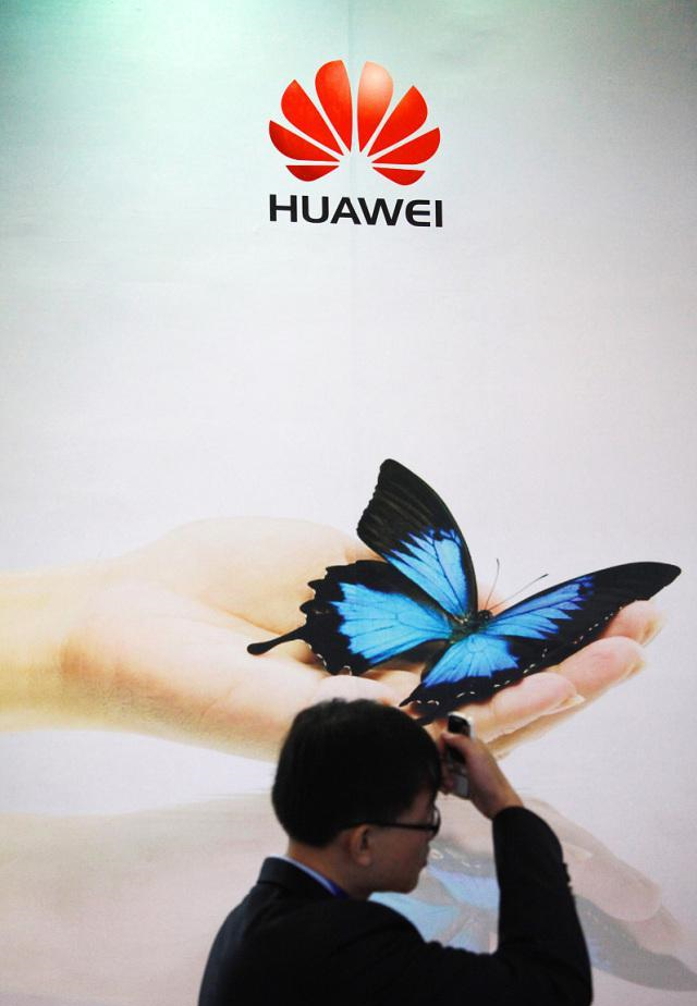 孟晚舟|孟晚舟仍未回家，陪在她身边的不是任正非，而是这2位重要人物