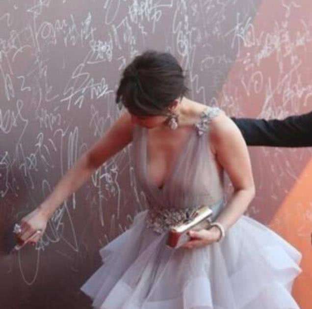 『白百何』白百何为啥被称“女版陈冠希”？看完这些照片，你就知道原因了