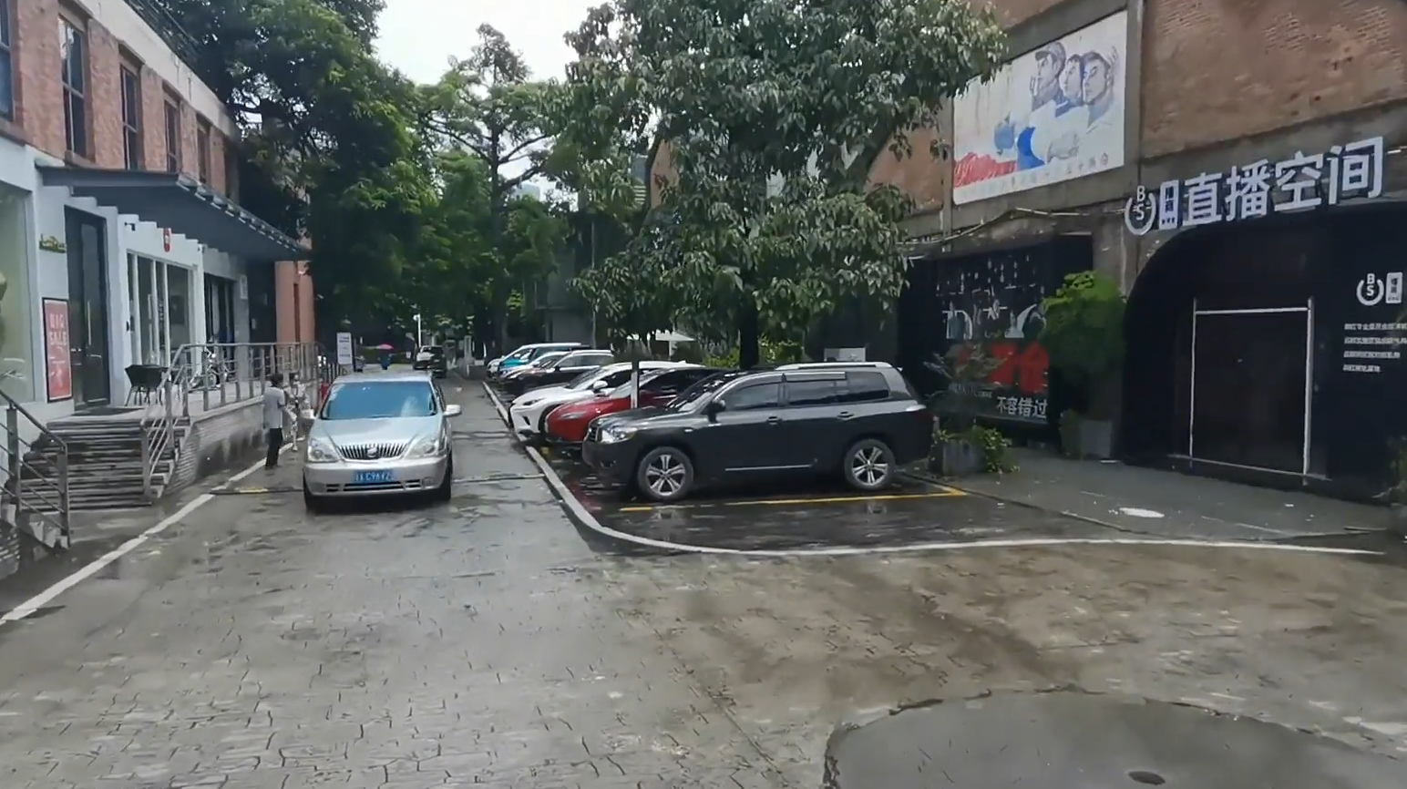 微信|拥有12亿用户的微信、总部为何不设在深圳,而是在广州居民楼?