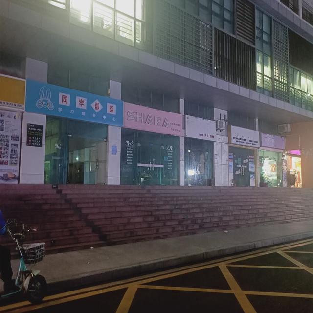 电子商务|实体店在电商的冲击下，该何去何从？