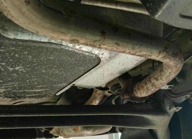 【新车】被央视315点名批评的3款“生锈王”，车身多处生锈腐烂，后悔死了