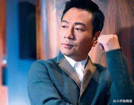 黎耀祥|黎耀祥抛弃相恋11年发妻，转身娶了梁耀莲，坦言：感情中没有对错