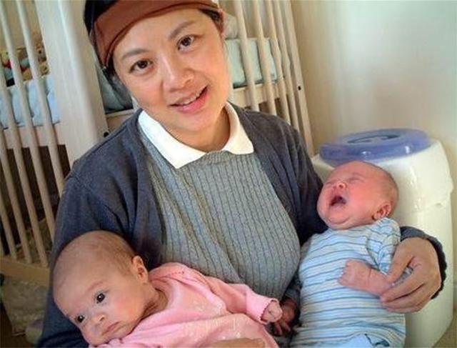 姜丰|前央视主持人,情定英国高管入英籍,49岁离婚为生计带娃回国